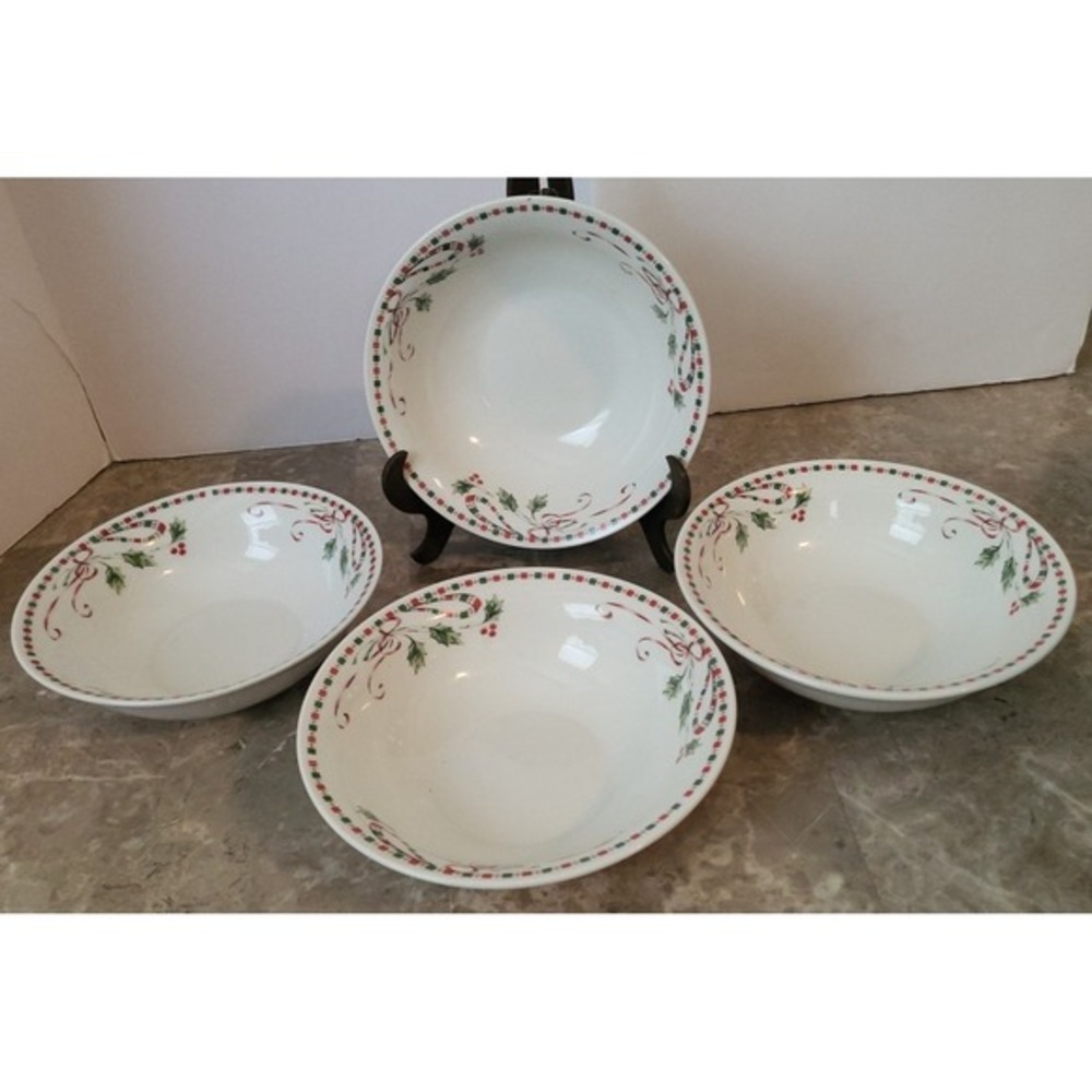 SET OF 4 GIBSON FESTIVE TRADITIONS CHRISTMAS SALAD CEREAL SOUP BOWLS 6 1/4"